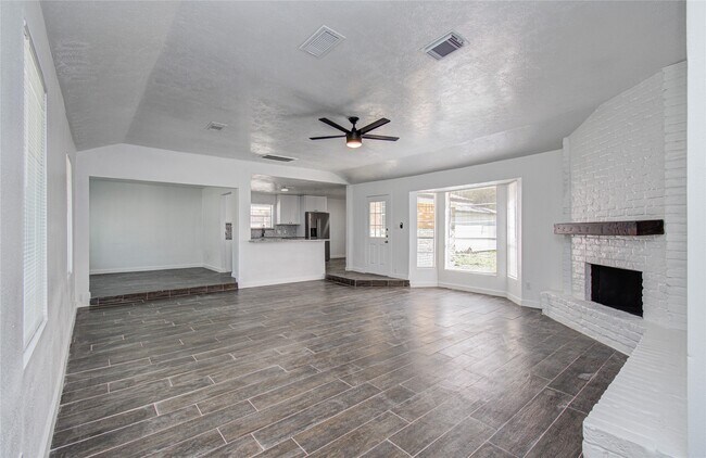 Building Photo - 2540 River Ridge