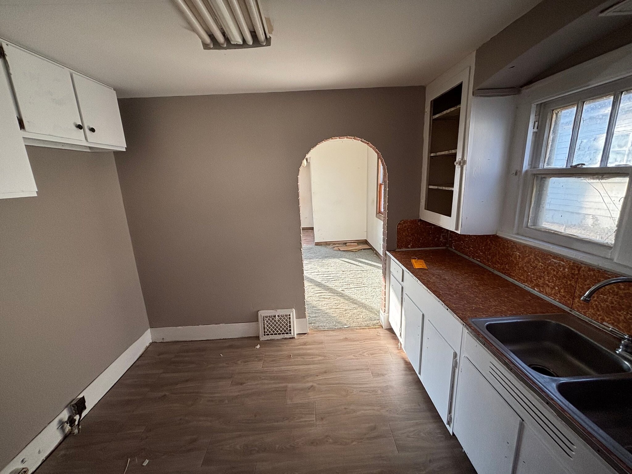 Building Photo - 924 N Edmond St