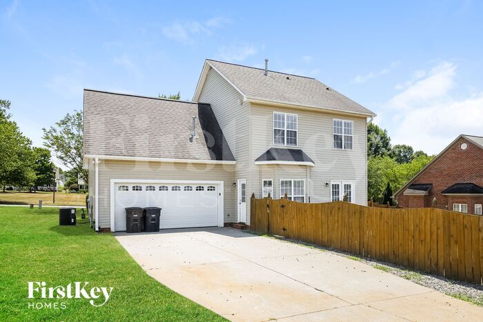 Building Photo - 5816 Brakenwood Dr