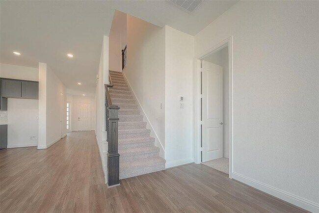Building Photo - 2040 Terra Rose Dr