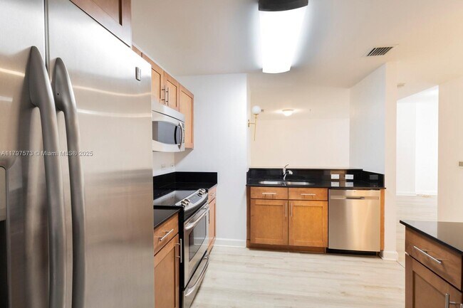 Building Photo - 8395 SW 73rd Ave