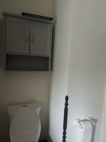 Building Photo - 2 Romeyn Ave