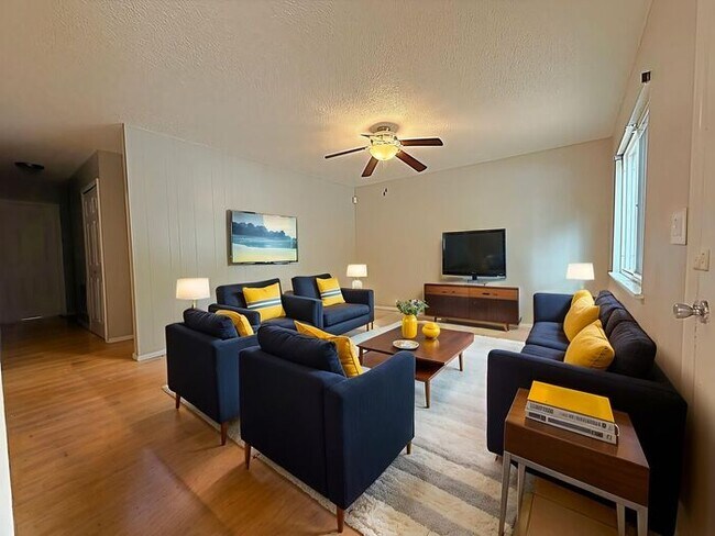 Primary Photo - 3 bedroom ranch home nestled in a cul-de-sac!