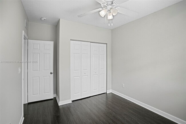 Building Photo - 4129 NE 26th St