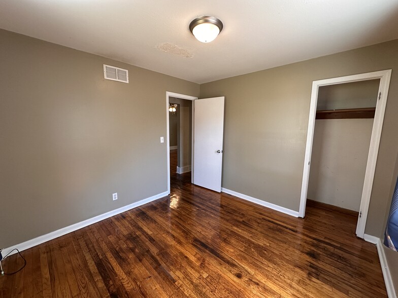 Building Photo - 345 Turkle Ave