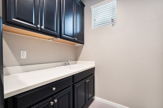 Building Photo - 813 Horizon Canyon Dr