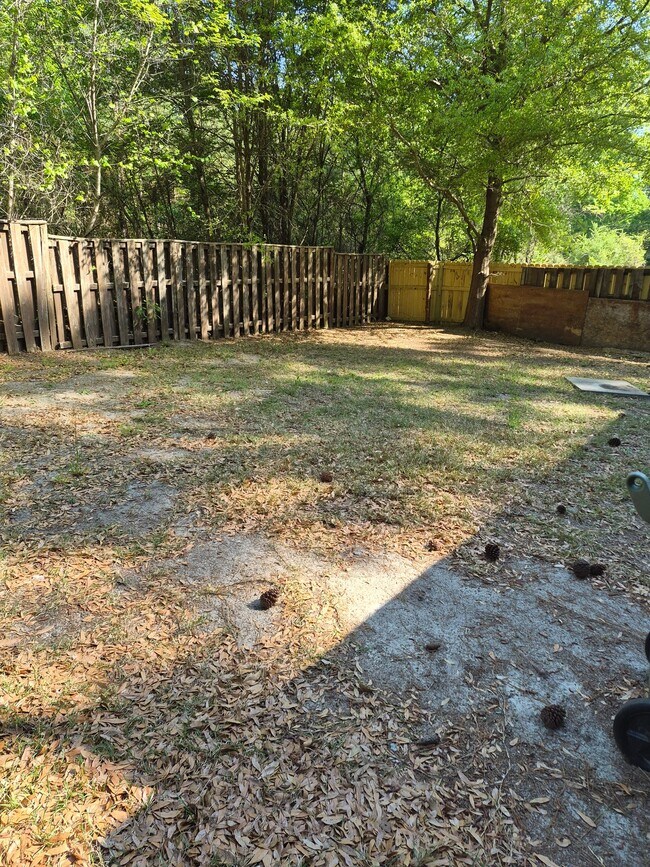Building Photo - 620 Mosswood Ln