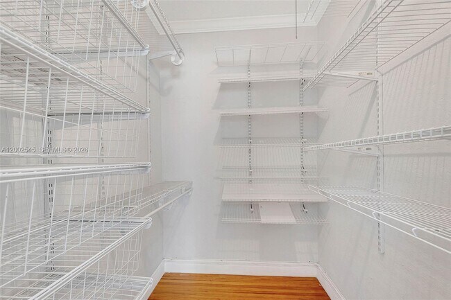 Building Photo - 3604 SW 60th Ave