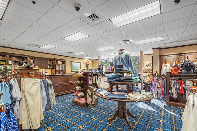 Building Photo - 5 Westgate Ln