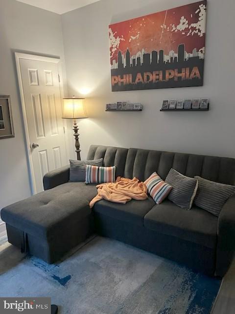 Building Photo - 424 E Girard Ave