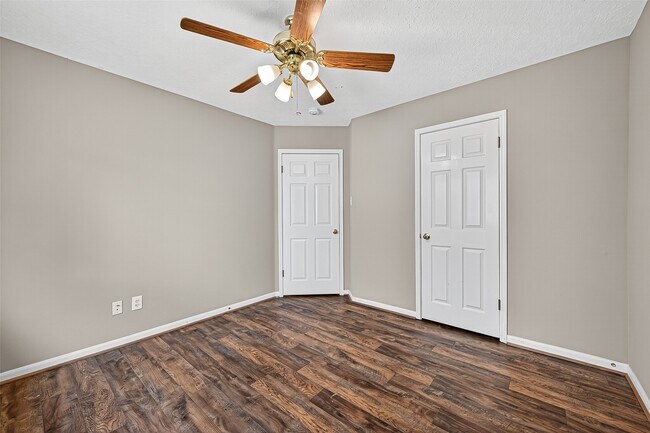 Building Photo - 2143 Mossy Trail Dr