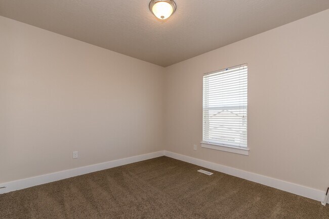 Building Photo - 13069 S Elm Hollow Ct