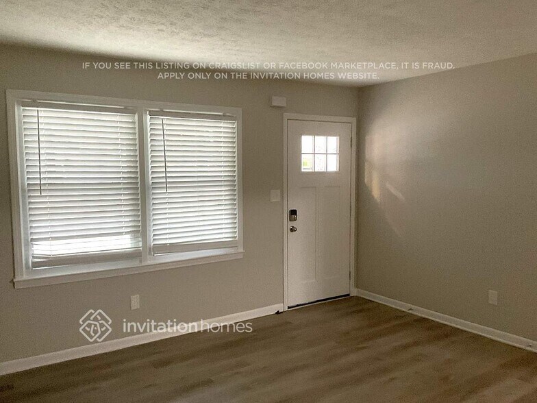 Building Photo - 415 Plainville Dr SW