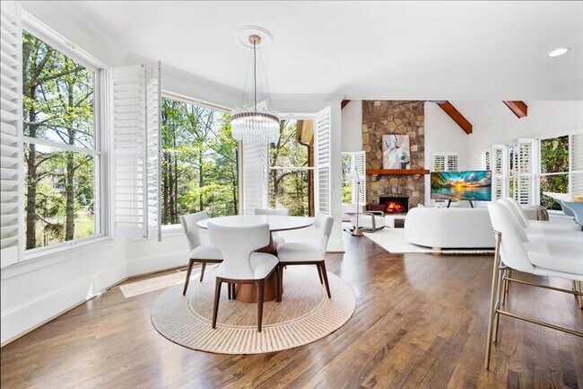 Building Photo - 7015 Blackthorn Ln