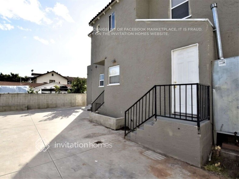 Building Photo - 514 Sloat St