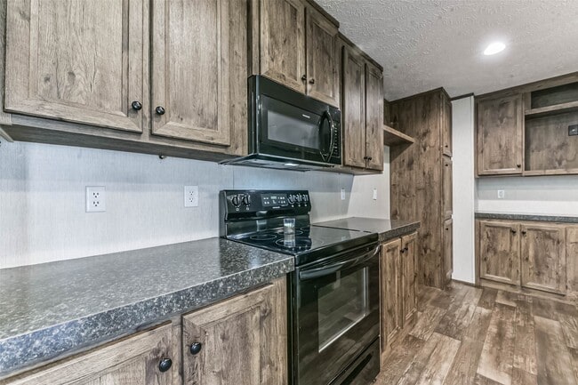 Building Photo - 1566 County Rd 610