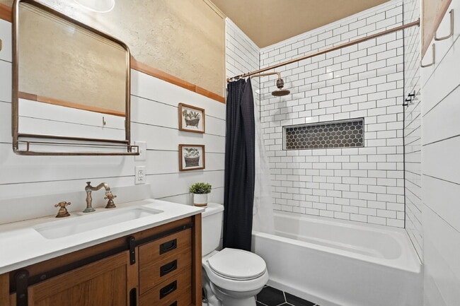 Building Photo - Must-See Country Retreat with Modern Convenience