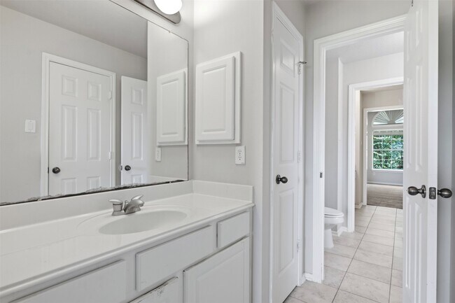 Building Photo - 21811 Honeysuckle Grove Ln