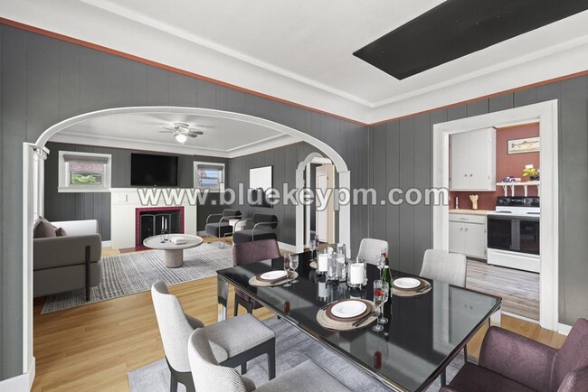 Building Photo - Fabulous Bungalow with 2 Beds, 1.5 Bathroo...
