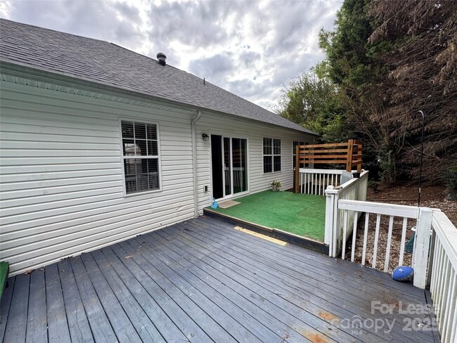 Building Photo - 3802 Cassidy Dr