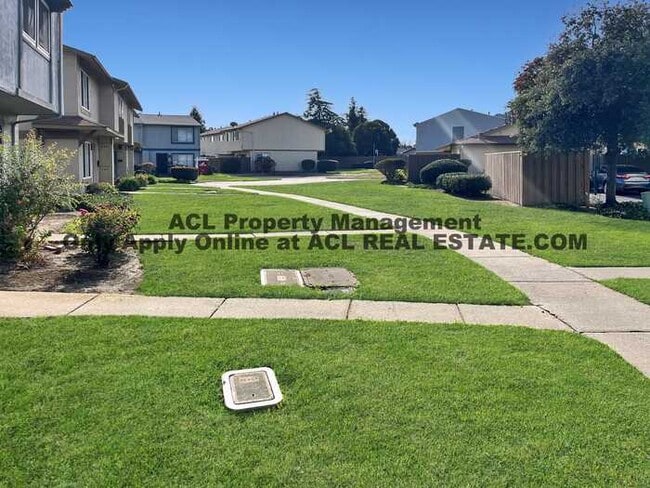 Building Photo - Spacious, Centrally Located 4 Bedroom 3 Bathroom Home