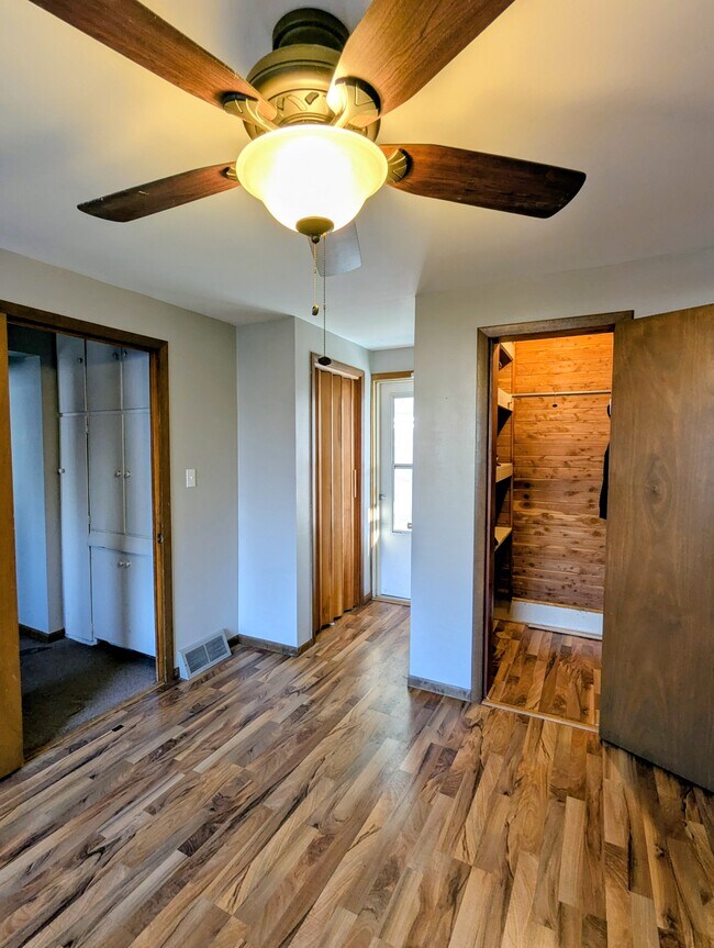 Building Photo - 348 Carrington St