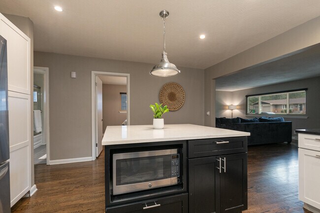 Building Photo - 1936 E Greenwood St