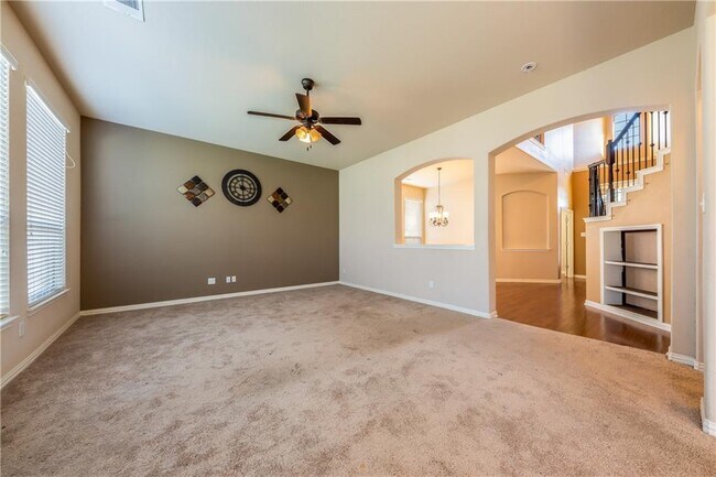 Building Photo - 2005 Santa barbara Ct