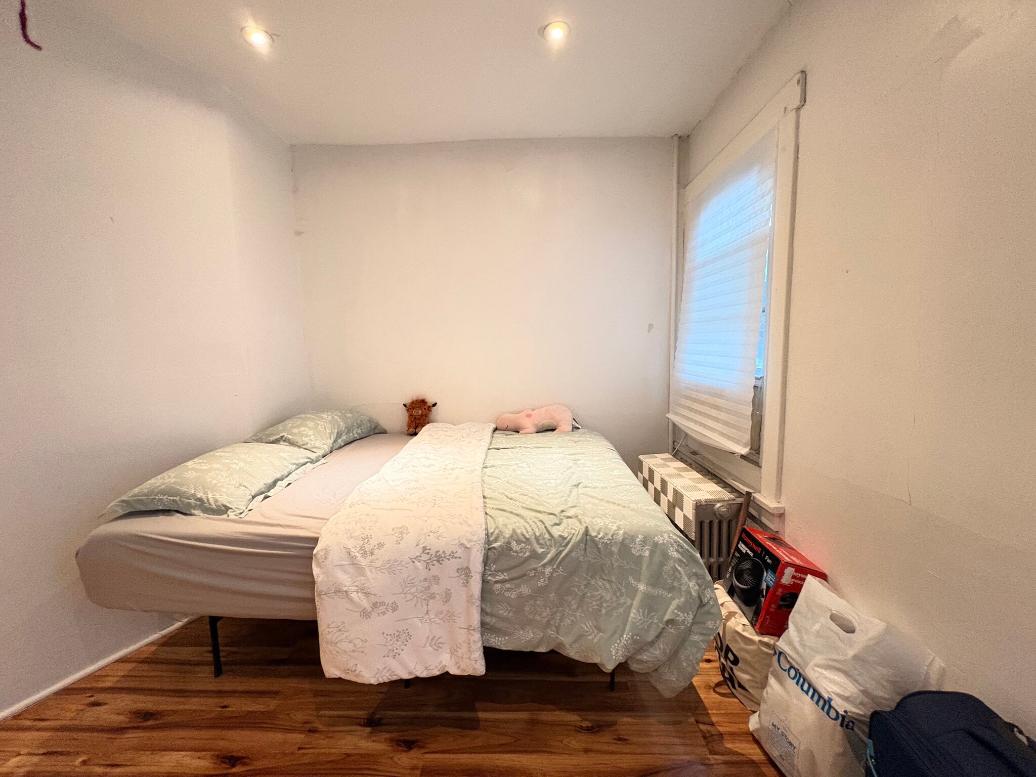 Building Photo - 5818 Hobart St