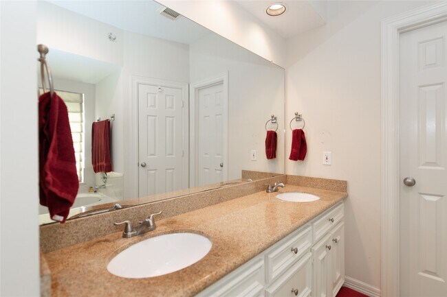 Building Photo - 1719 Galleon Oaks Dr