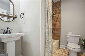 Building Photo - 1384 Lanvale Dr SW