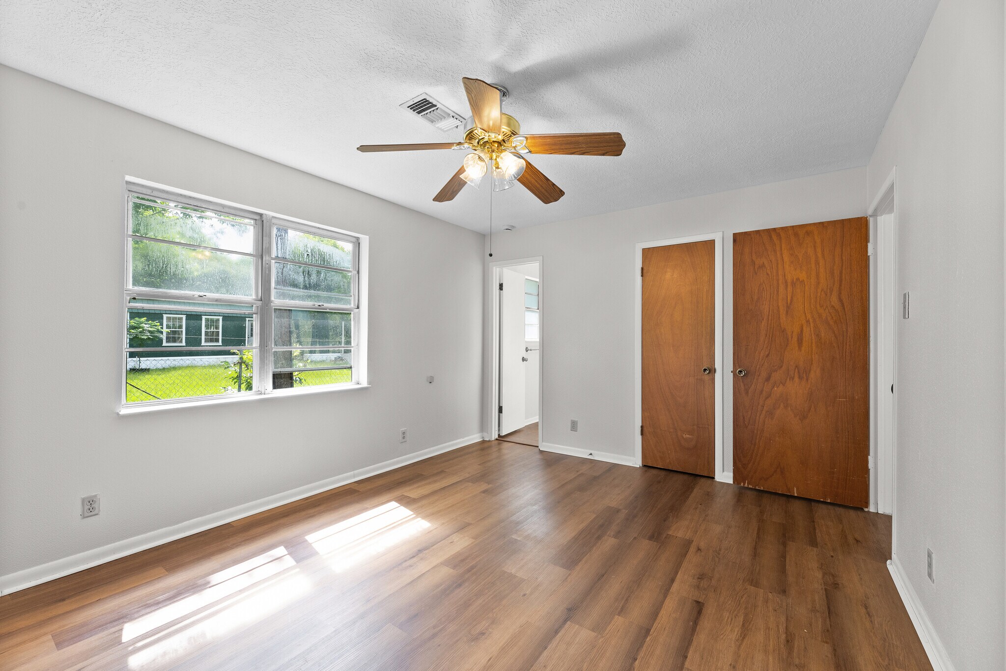 Building Photo - 717 Cedar Bayou Rd