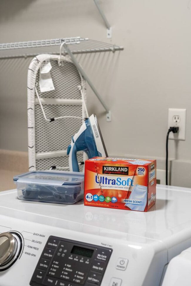 Building Photo - 1618 Cooper Lake Rd SE