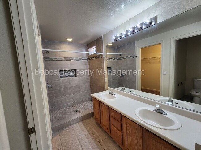 Building Photo - 1331 Chichester Dr