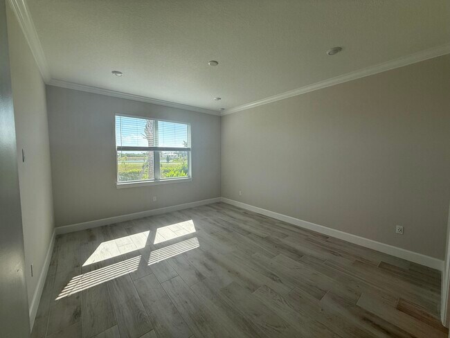 Building Photo - 8360 Beagle Ter