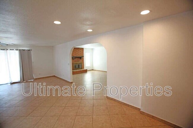 Building Photo - 5059 N 72nd Ave