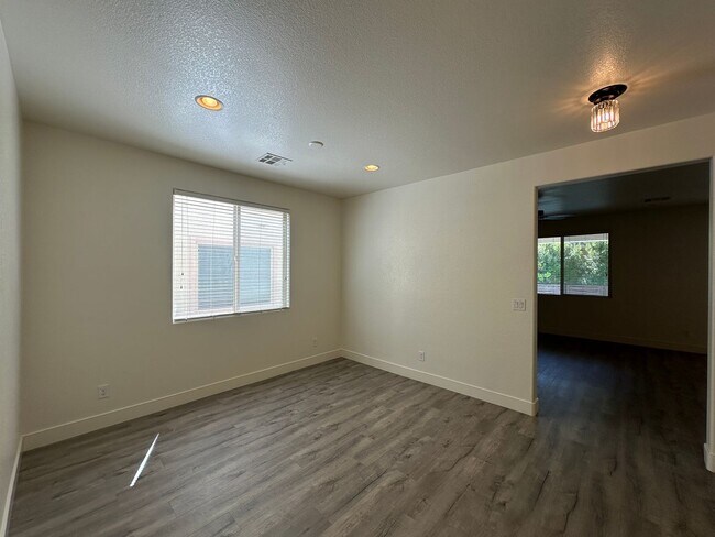 Building Photo - Madison Cove