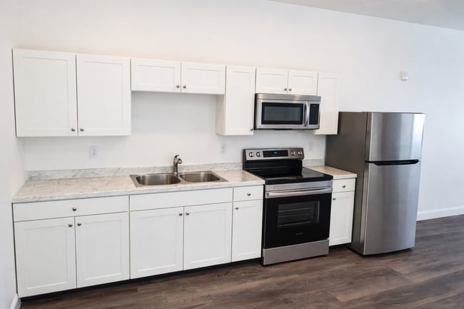 Building Photo - 308 Hill St