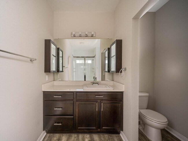 Building Photo - 688 Donegal Ln