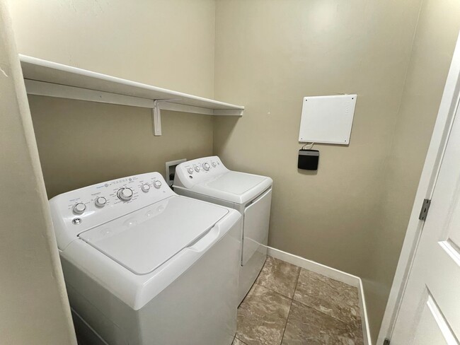 Building Photo - Pleasant Grove Condo Available Now!