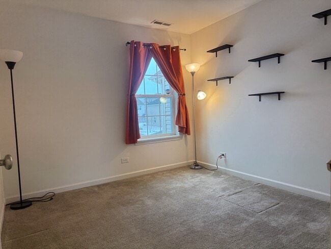 Building Photo - 226 Wildmeadow Ln