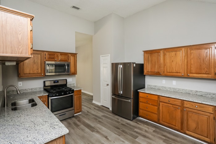 Building Photo - 819 Crooked Creek Ln