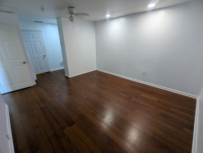 Building Photo - For Rent: 4 Bedroom, 3  Bathroom, Office/Den, Sunroom/Florida room, Large Shed, Huge backyard