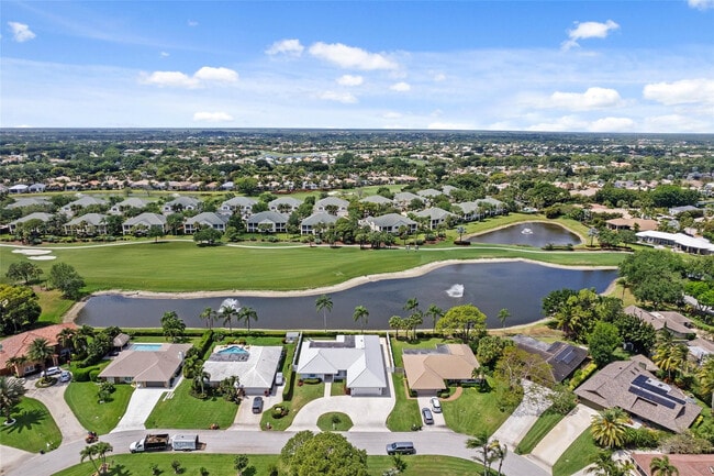 Building Photo - 9010 Gardens Glen Cir