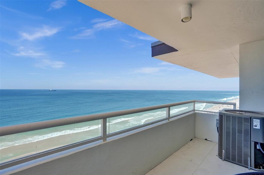 Building Photo - 545 S Fort Lauderdale Beach Blvd