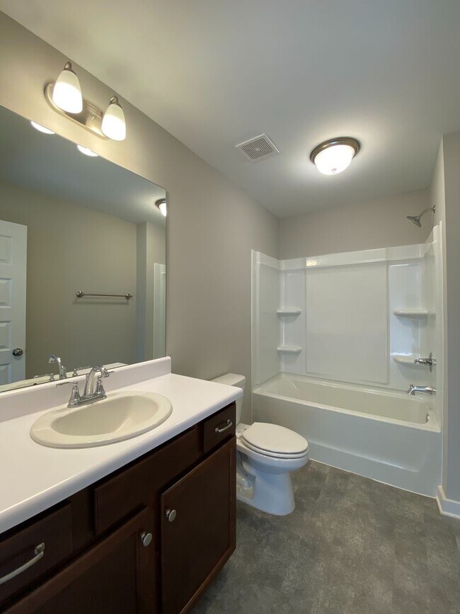 Building Photo - Beautiful home for Rent in Talladega, AL!!...