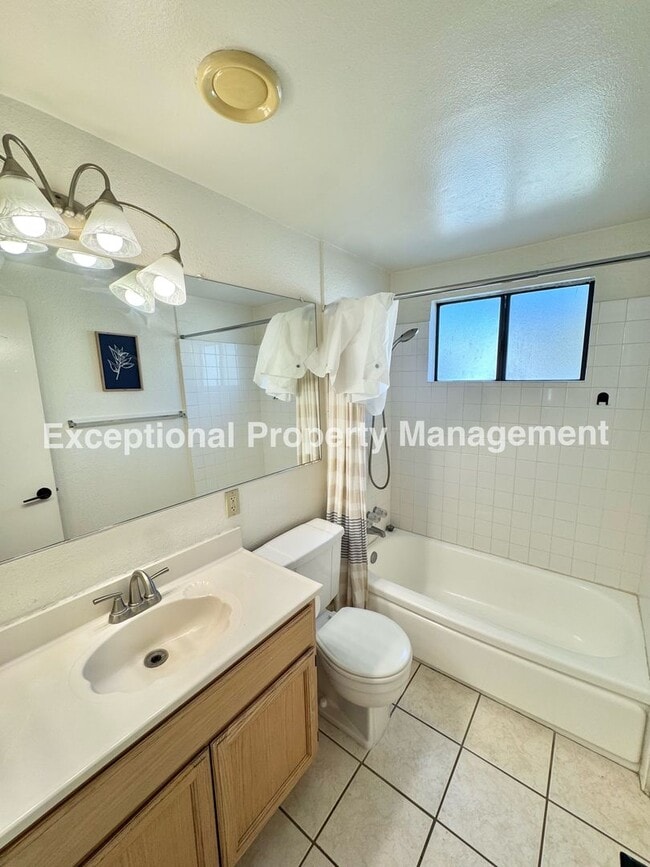 Building Photo - Ready to move in 3 bed 2 bath single story home!