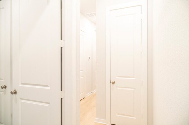 Building Photo - 6519 Bramble Cv Ln