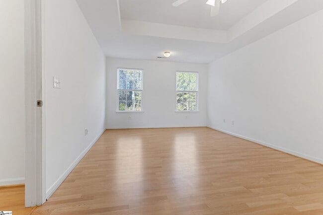 Building Photo - 301 Carnahan Dr