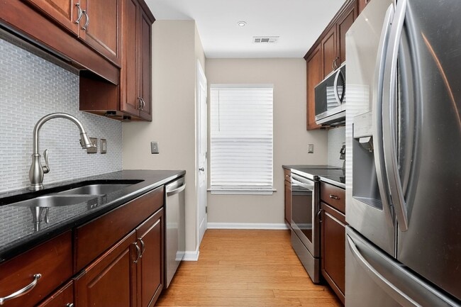 Building Photo - 3-Story Townhome in Historic Fourth Ward – Uptown Living